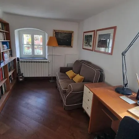 Apartment La Mansarda Al Porto Di