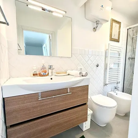 Apartment La Mansarda Al Porto Di