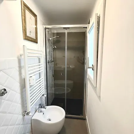 Apartment La Mansarda Al Porto Di Genoa