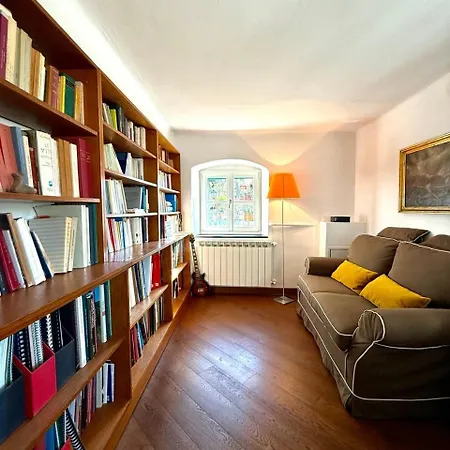 La Mansarda Al Porto Di Apartment Genoa