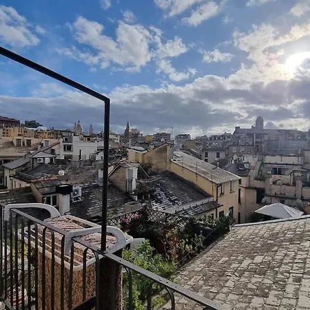Apartment La Mansarda Al Porto Di Genoa